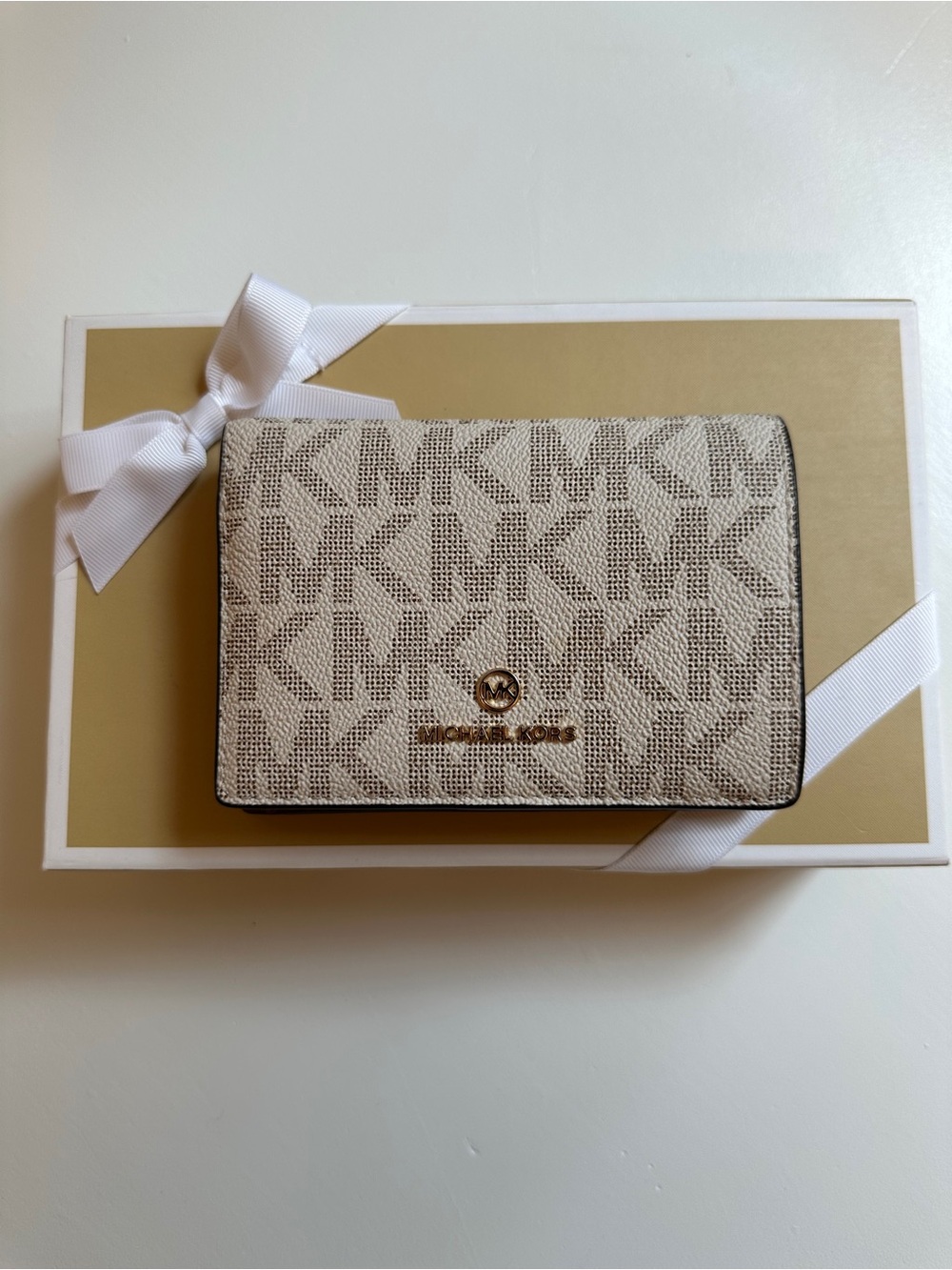 Michael Kors Vanilla Monogram Print Jet Set Wallet with Gift Box